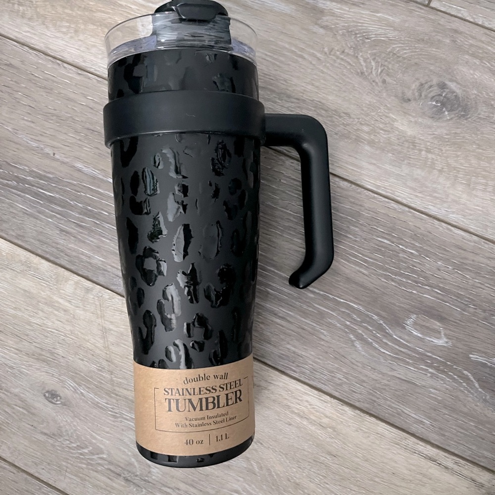 Black 40oz tumbler ✨